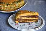 Torta al caffè integrale con crema di zucca, cioccolato bianco e formaggio gudbrandsdalen norvegese