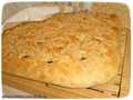 Focaccia με βασιλικό και τυρί