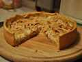 Tarta de manzana con relleno de crema agria