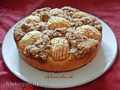 Pastel de avellana con mosaico de manzana