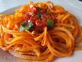 Spaghetti di patate dolci con salsa al peperoncino