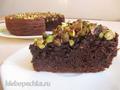 Brownie con pistacchi in un multicooker Brand 701