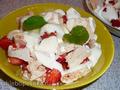 Postre de fresa con merengue de coco