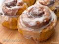 Pumpkin buns with raisins and cinnamon