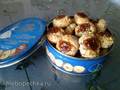 Galletas hinchadas de nuez y limón con mermelada