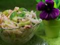 Ensalada templada con calamares y fideos de arroz