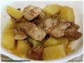 Maiale con patate al forno russo