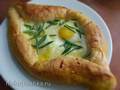 Thuyền Khachapuri hoặc đính kèm sữa bột trẻ em