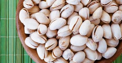 Mga katangian ng kosmetiko ng langis na pistachio