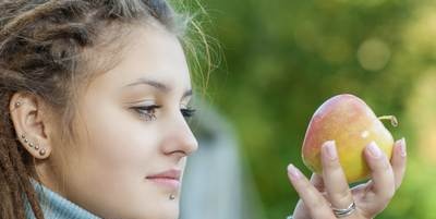 A great way to remove pesticides from apples