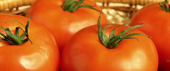 Eating foods high in lycopene improves cardiovascular health