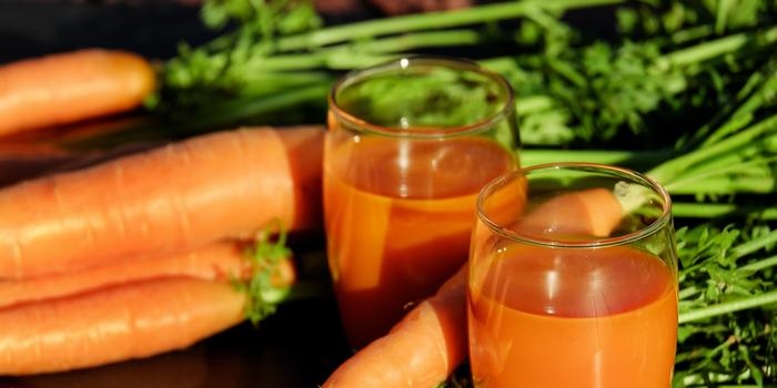 Benefici del bere succo di carota