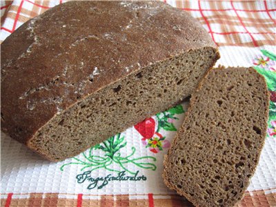 Pane modellato di segale con lievito naturale