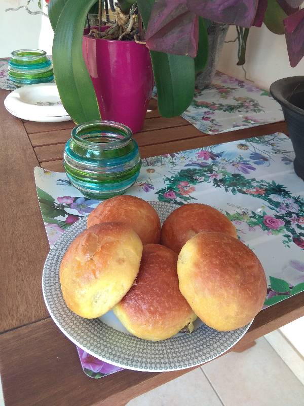 Pagnotta di cagliata in una macchina per il pane