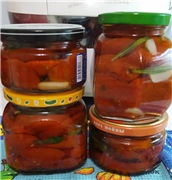 Pomodori secchi al forno in olio profumato (cottura e conserve)