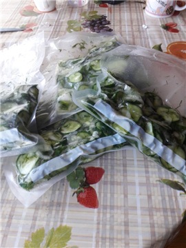 Nezhinsky cucumbers (vacuum cooking)