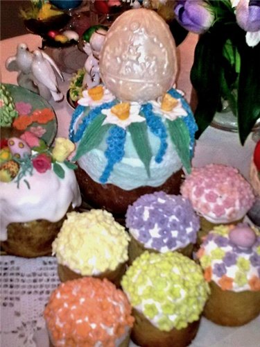 Examples of decorating Easter cakes and Easter