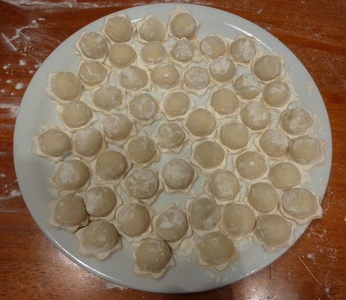 Dumplings and dumplings mold