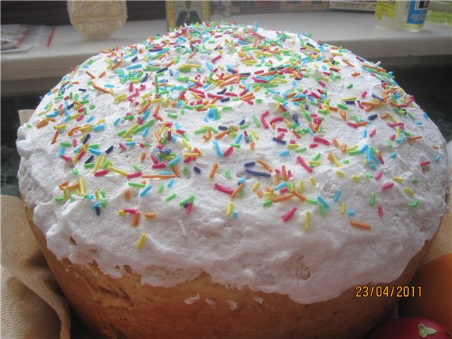 Easter cake in a slow cooker