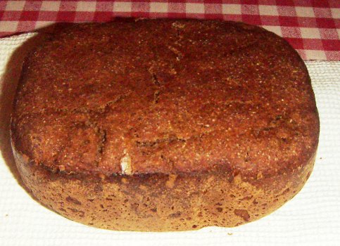 Pane di segale a lievitazione naturale in una macchina per il pane