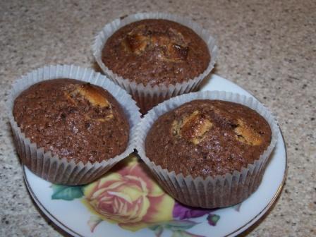 Chocolate muffins na may rum