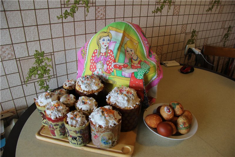 Kulich z Myasoedovskaya w piekarniku (klasa mistrzowska)