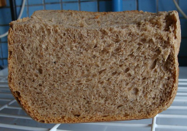 Pane Selyansky con lievito naturale in una macchina per il pane