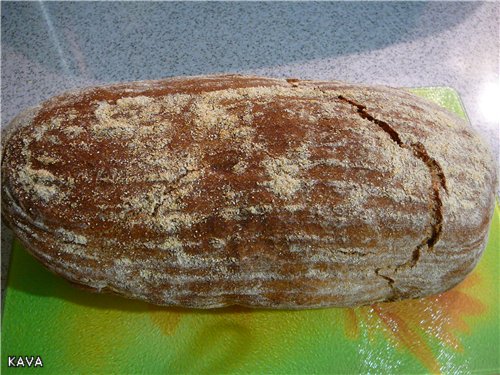 Pan de masa madre en el horno