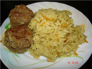 Spicy rice and meatballs with cheese - a duet dish (multicooker-pressure cooker Polaris 0305)