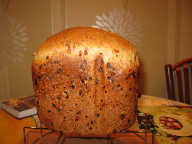 Pan de bocadillo (con queso, eneldo y salami) (panificadora)