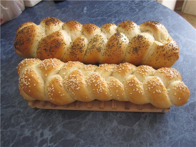 ข้าวสาลีและมันฝรั่งถักเปีย (challah) (เตาอบ)