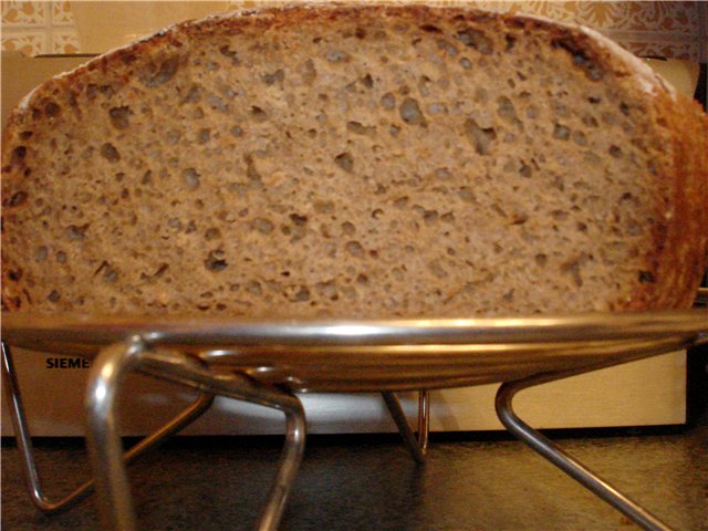 Pan de masa madre en el horno