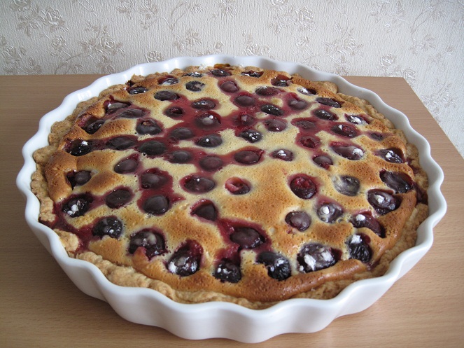 Strawberry dessert cake