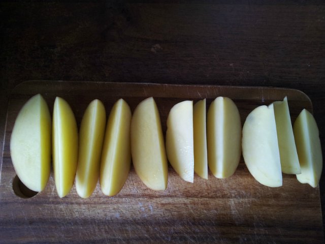 Baked potatoes with a crust "Nesina potato"