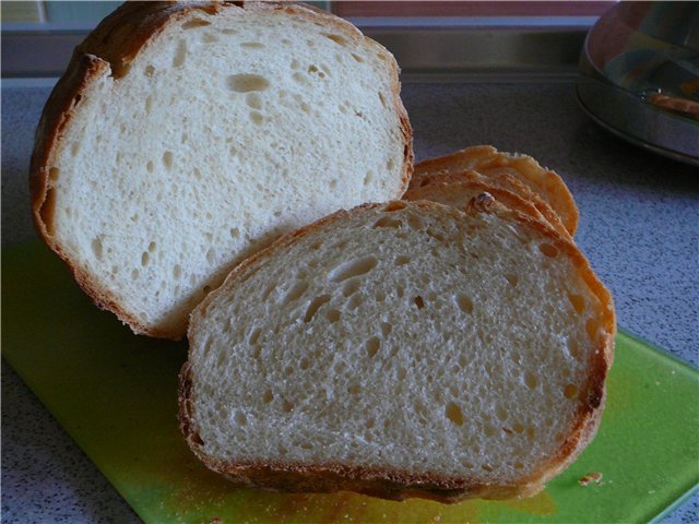 Pan de masa madre en el horno