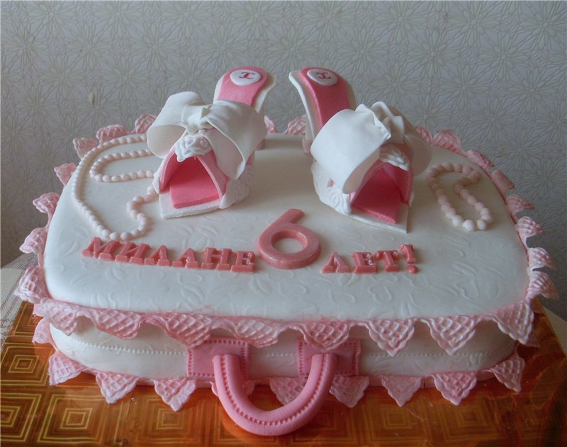 Cakes with shoes