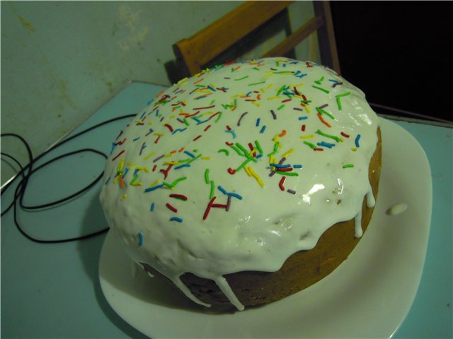 Pastel de Pascua en una olla de cocción lenta