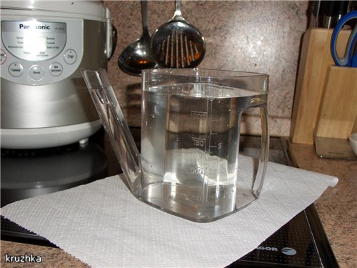 Measuring cups and spoons for the bread maker