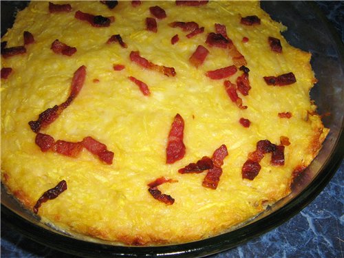 Zucchini-curd casserole with bacon