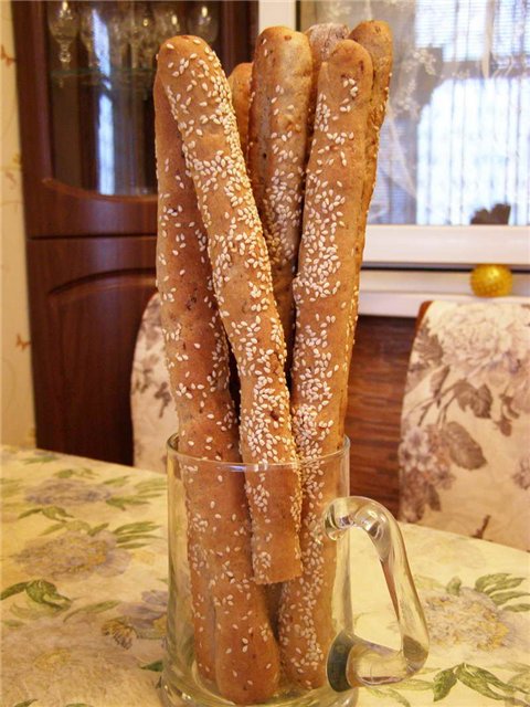 Grissini di grano e segale con cipolle e semi di sesamo