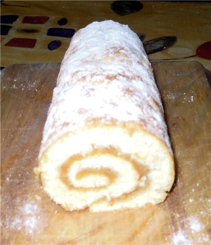 Biscuit roll, baked with filling