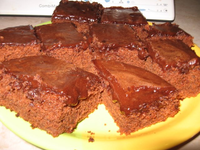 Chocolate-impregnated chocolate cake