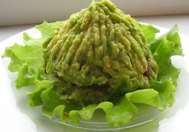 Tartare di salmone con avocado