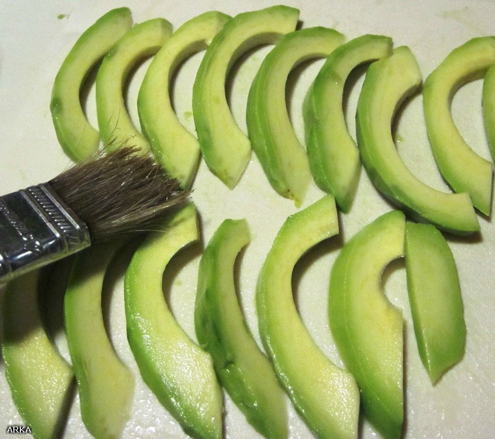 Salade van gerookte vis en avocado