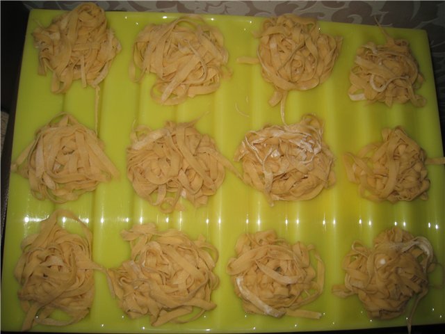 Tagliatelle fatte in casa, ravioli e tutto per prepararli