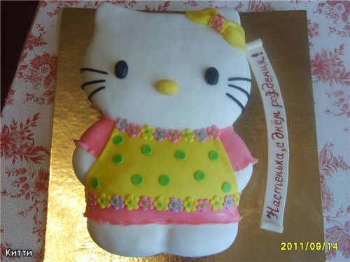 Hello Kitty Cakes