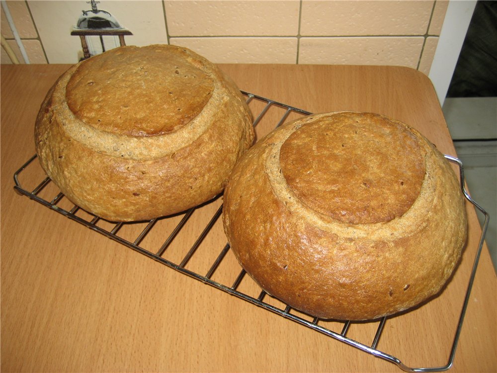 Wheat-rye bread with paprika and flaxseeds