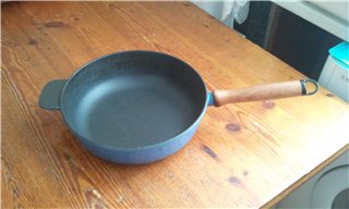 Cooking utensils (pots, pans, lids for them)