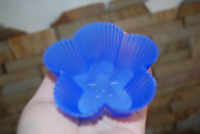 Silicone items (molds, rugs, tassels, gloves, etc.)