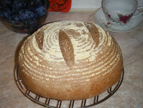 Pan de masa madre en el horno